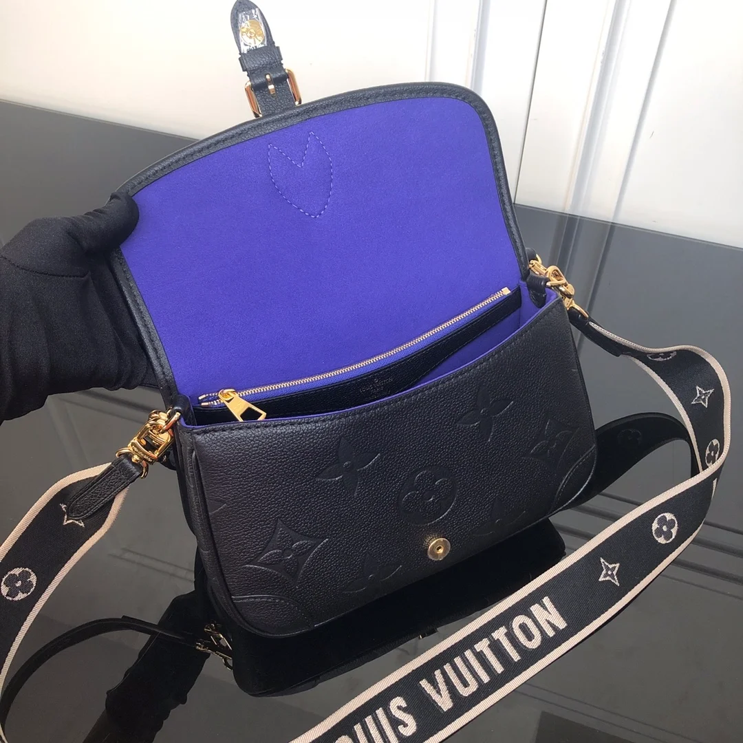 루이비통 다이앤 앙프렝뜨 모노그램 백 M46386