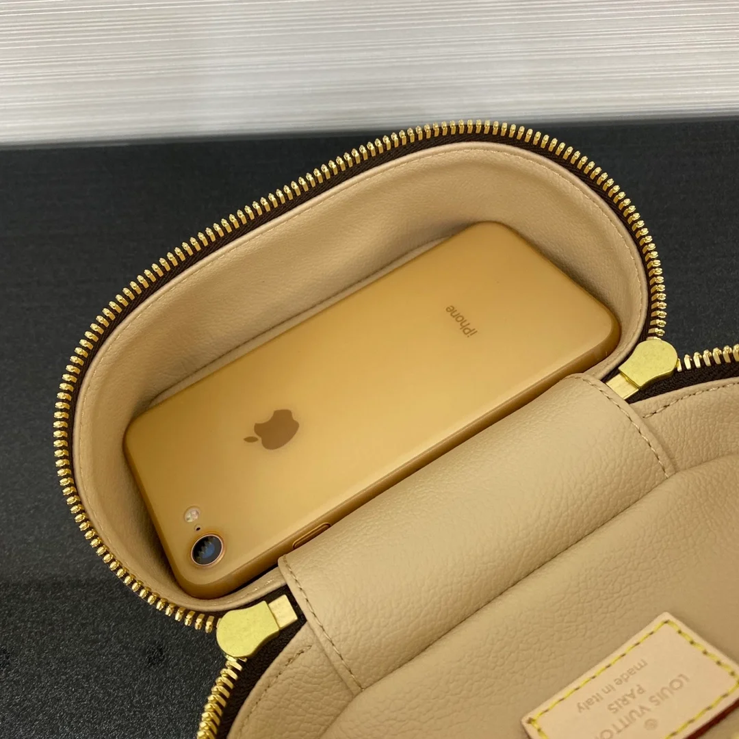 루이비통 니스 나노 메이크업 케이스 M44936