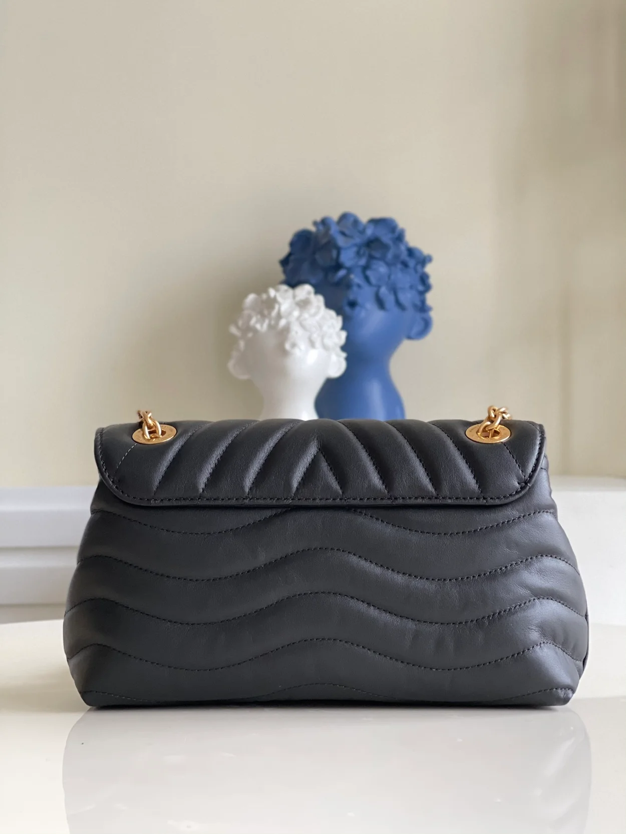 루이비통 뉴 웨이브 체인 백 M58552