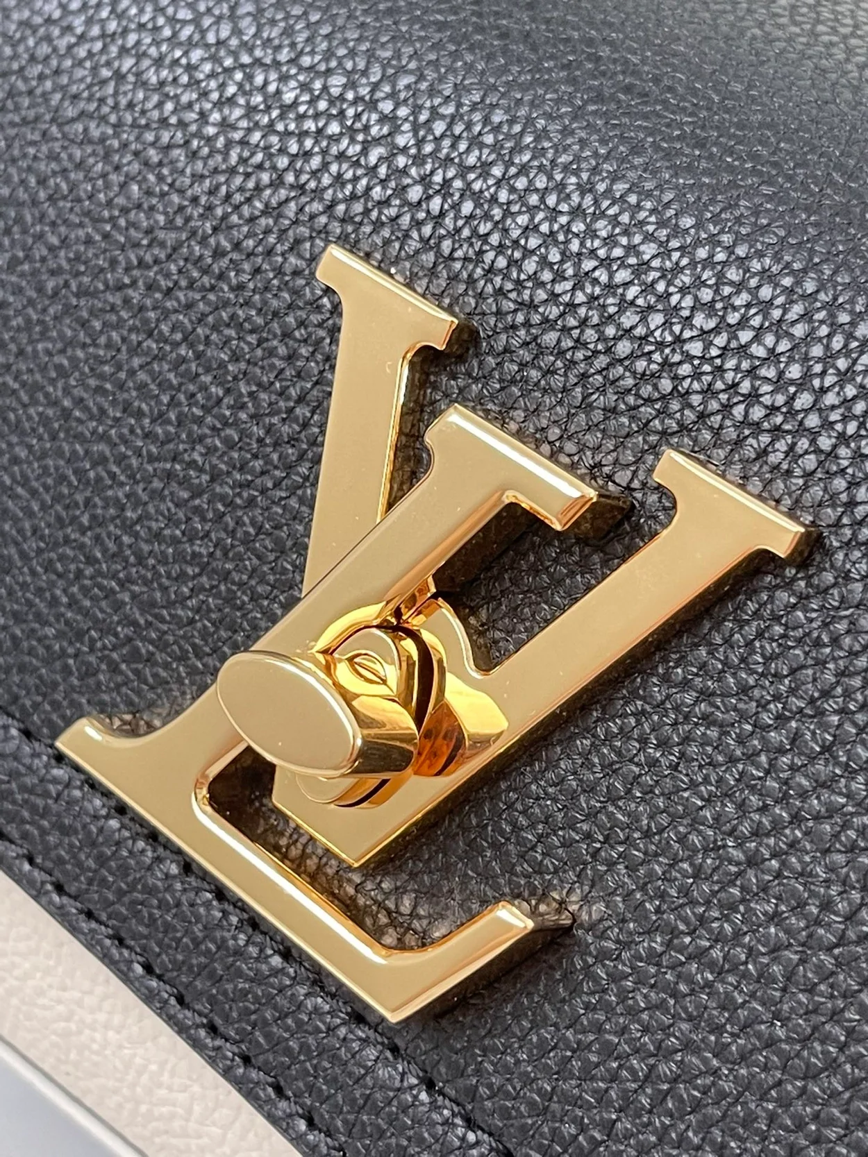 루이비통 락미 텐더 핸드백 M58554