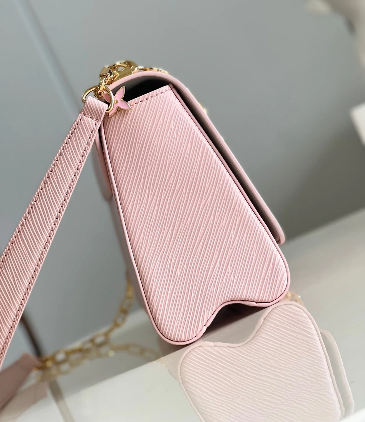 루이비통 트위스트 에피 MM M21605