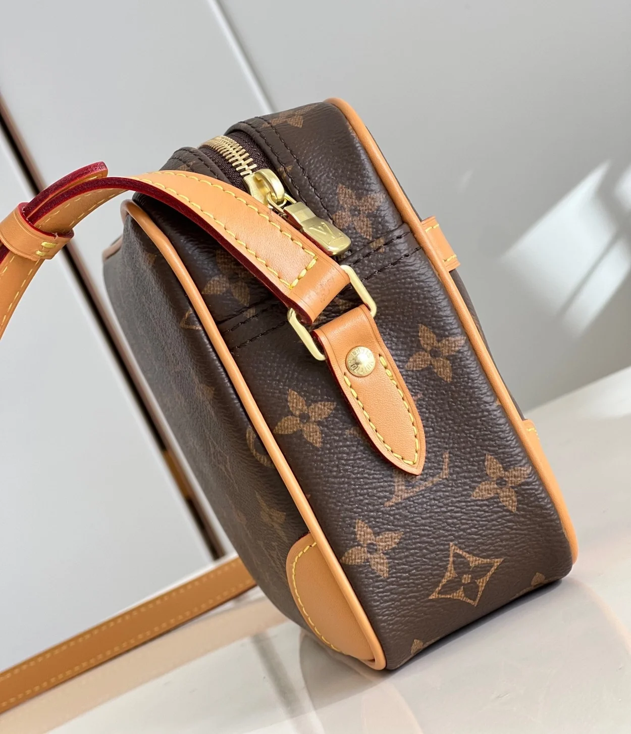 루이비통 트로카데로 모노그램 27 백 M51276