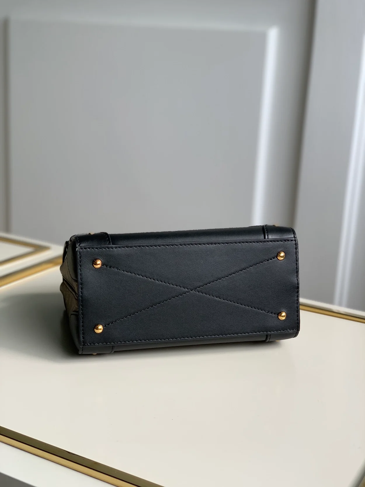 루이비통 트라이아논 탑 핸들백 M45908