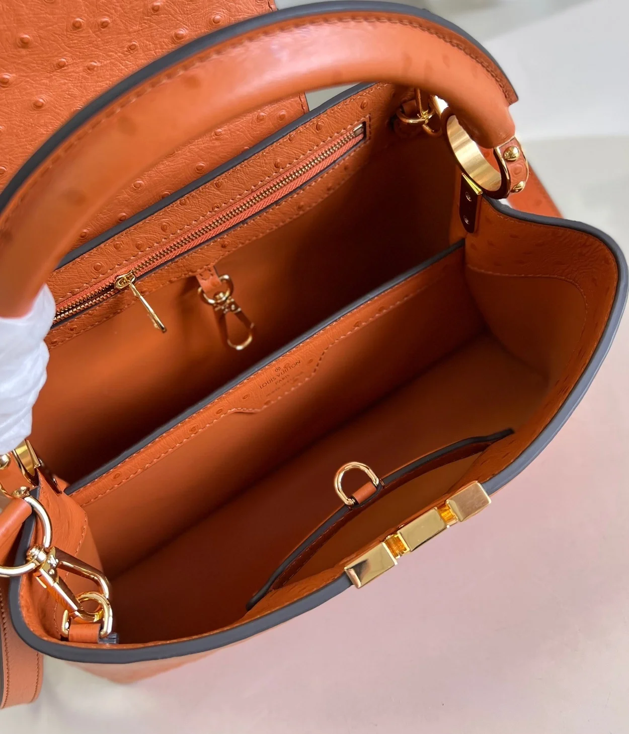 루이비통 타조 카퓌신 BB M93483