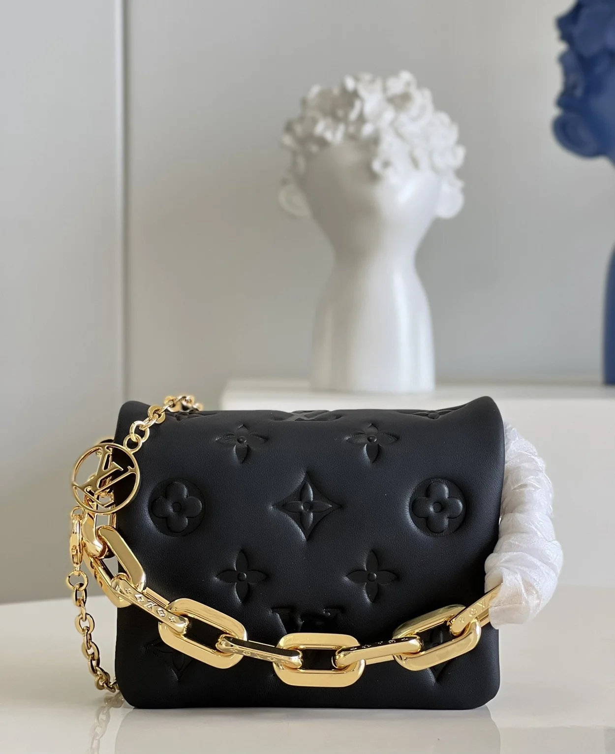 루이비통 쿠상 체인백 M81125