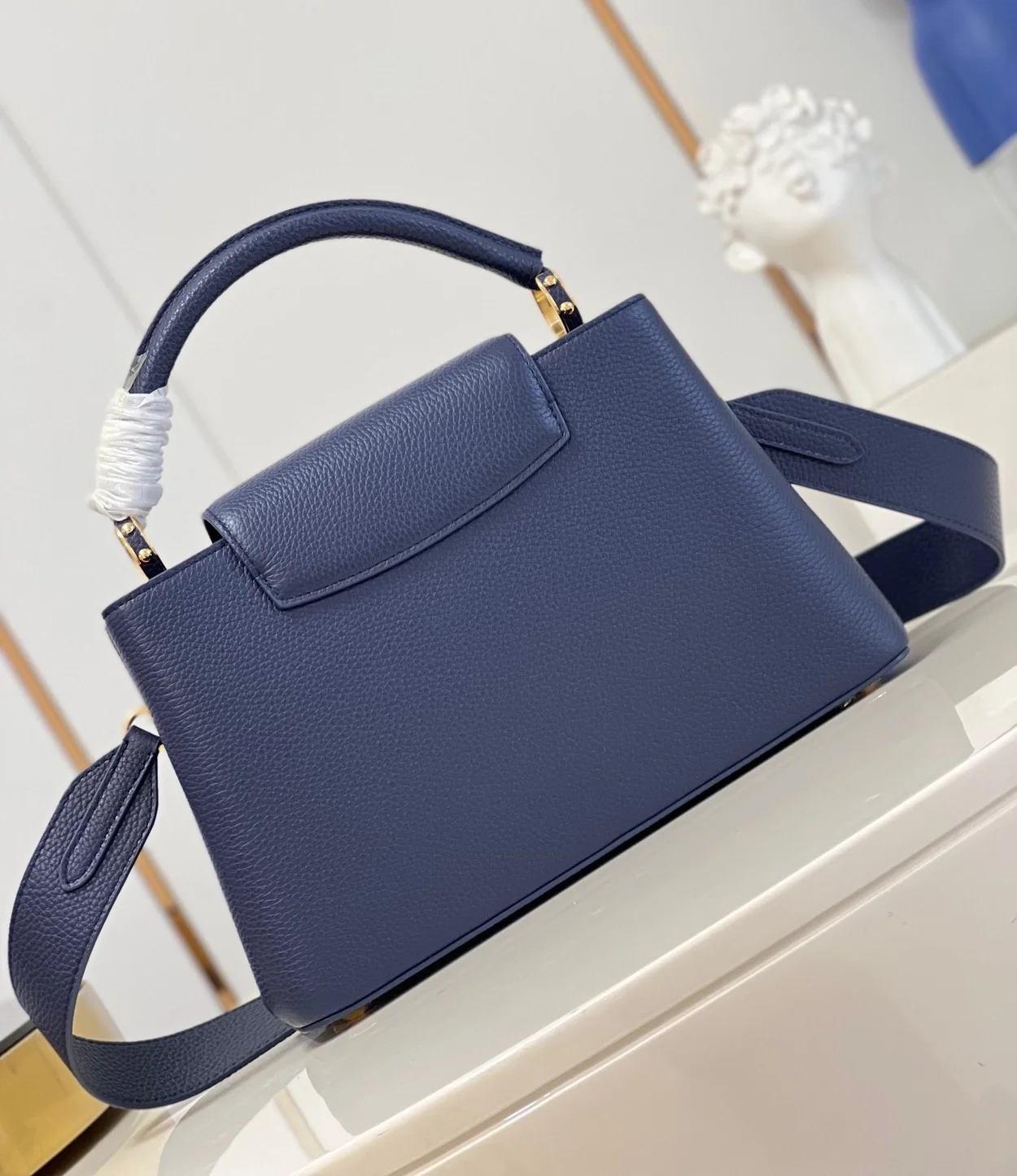 루이비통 카퓌신 MM M21150