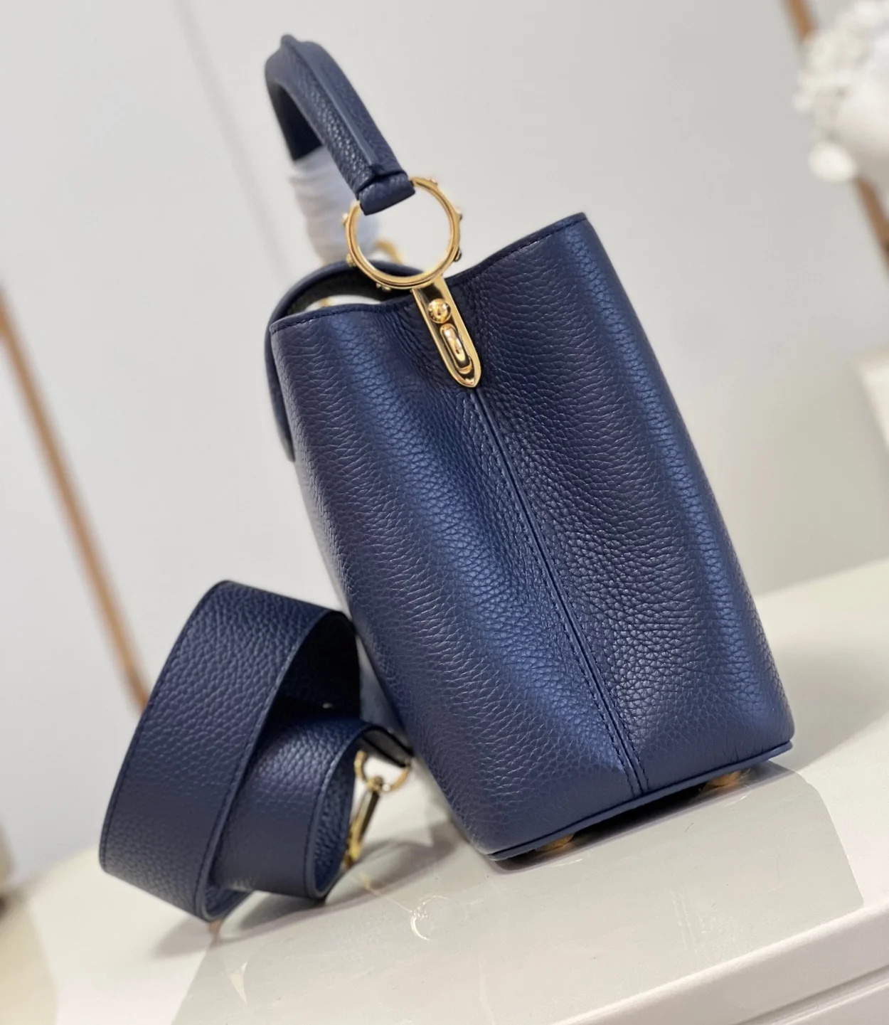 루이비통 카퓌신 MM M21150