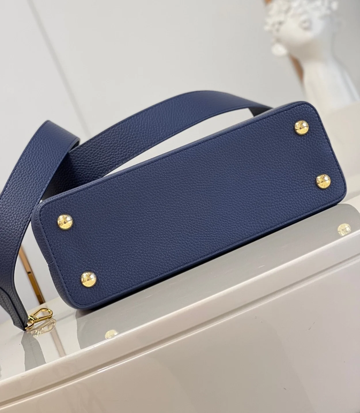 루이비통 카퓌신 MM M21150