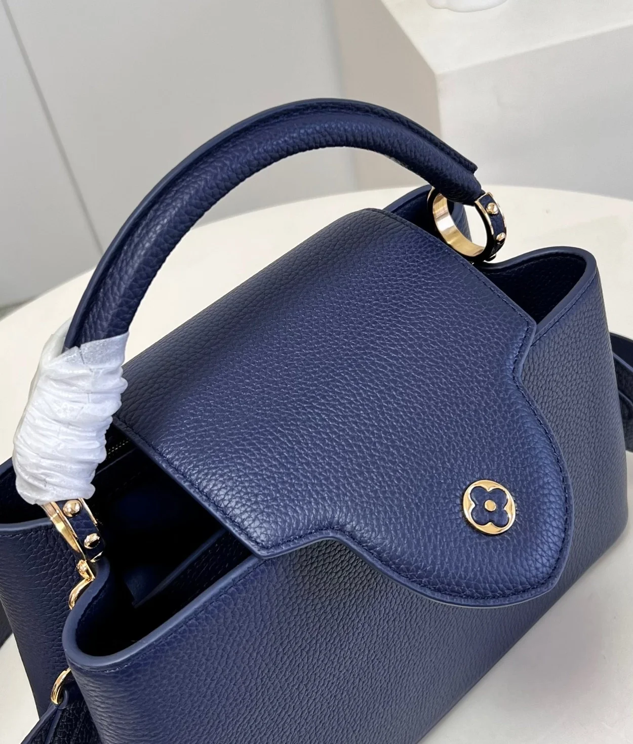 루이비통 카퓌신 MM M21150