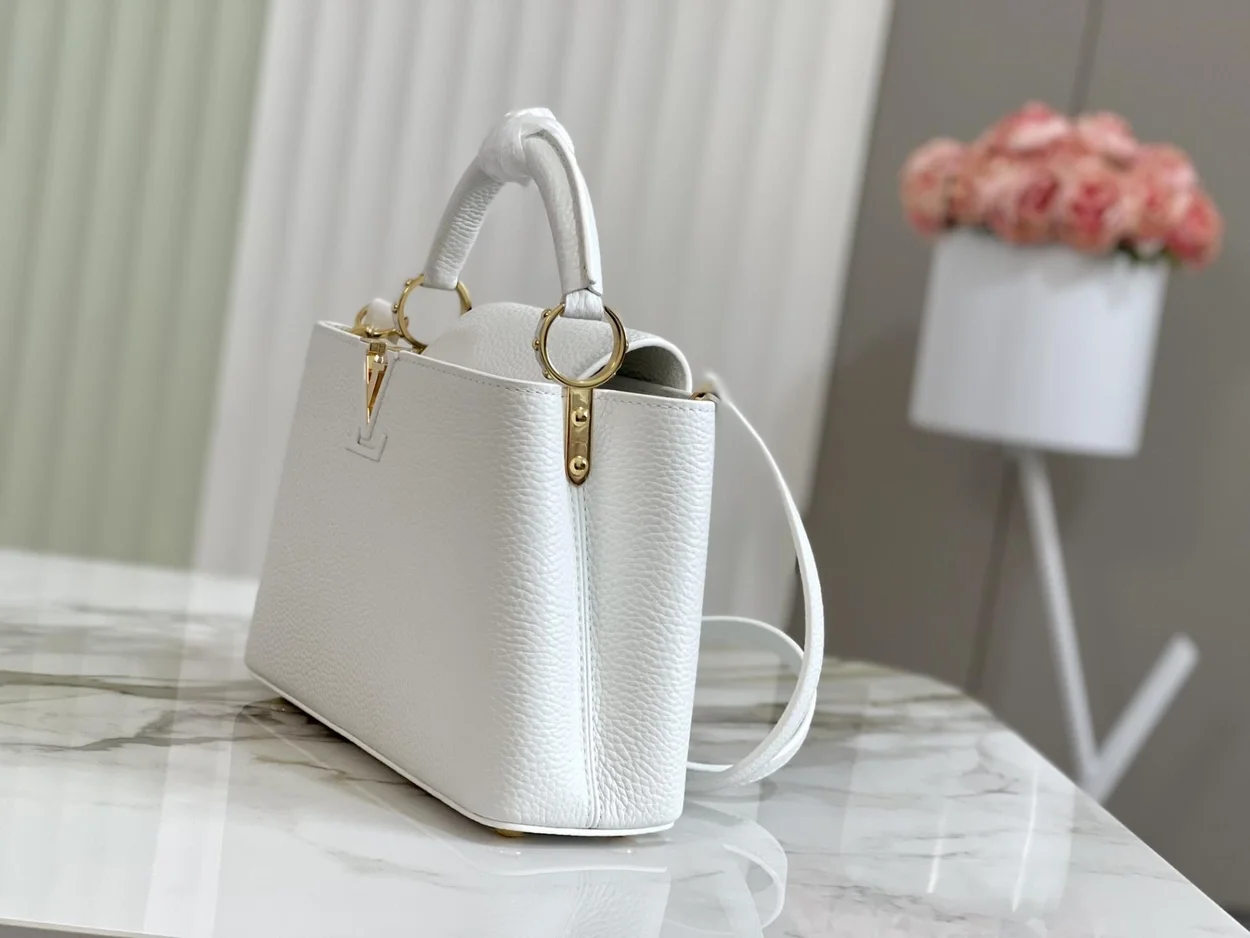 루이비통 카퓌신 BB M55832