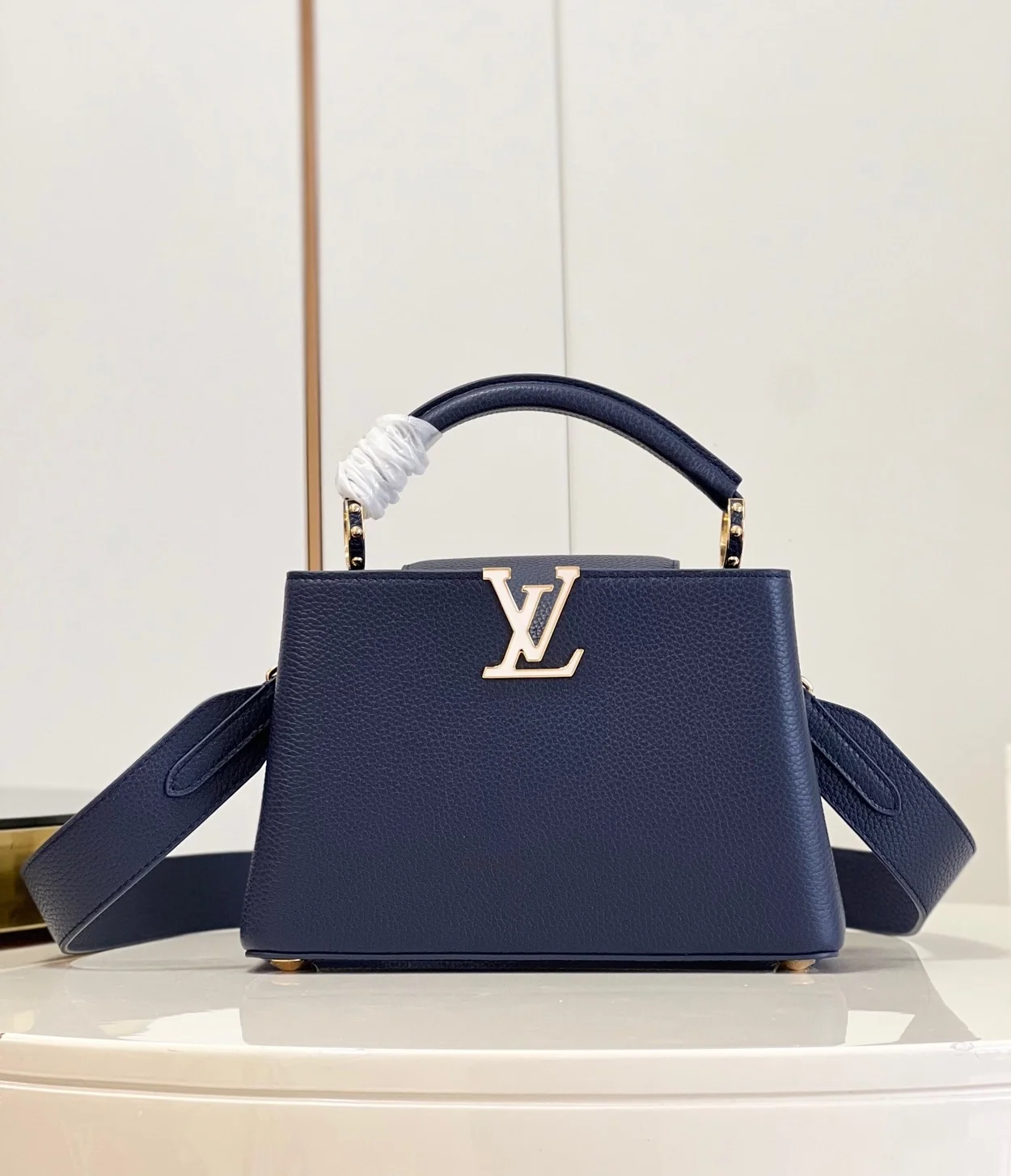 루이비통 카퓌신 BB M21150