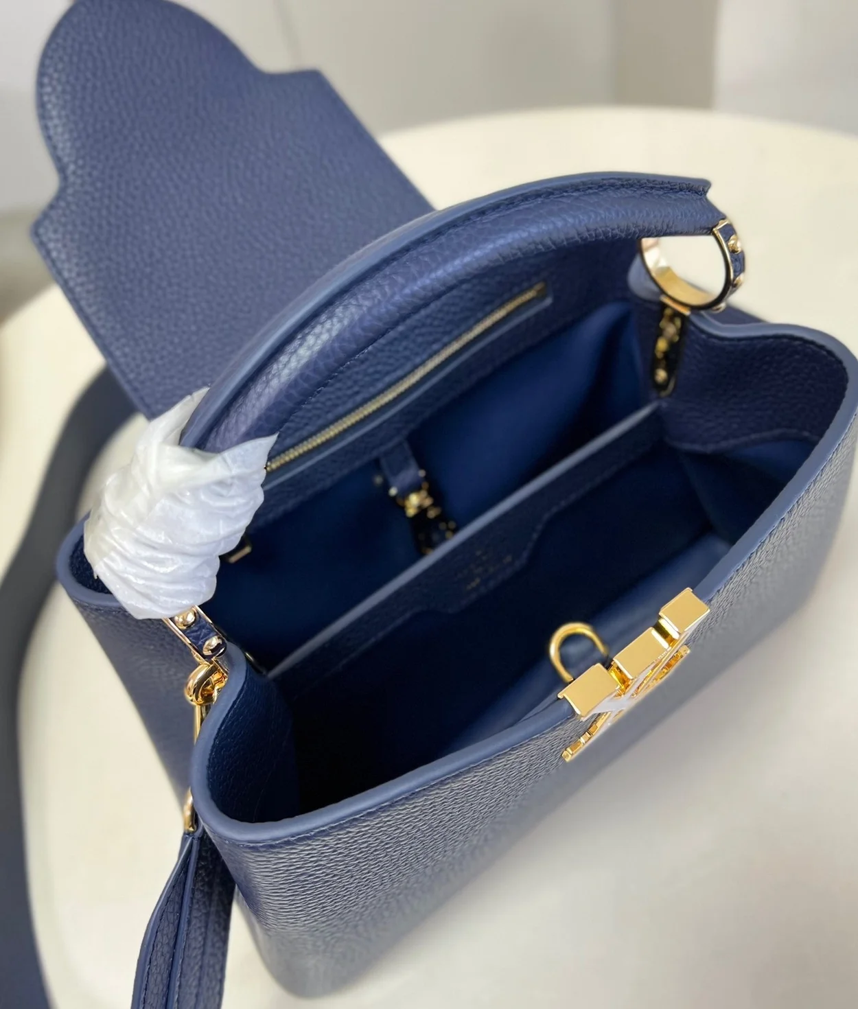 루이비통 카퓌신 BB M21150