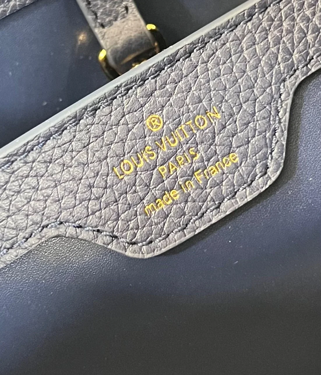 루이비통 카퓌신 BB M21150