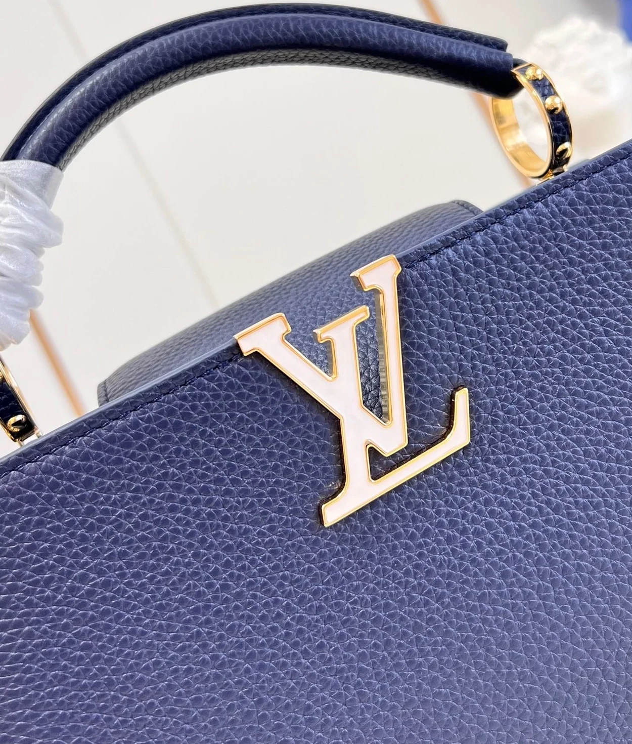 루이비통 카퓌신 BB M21150