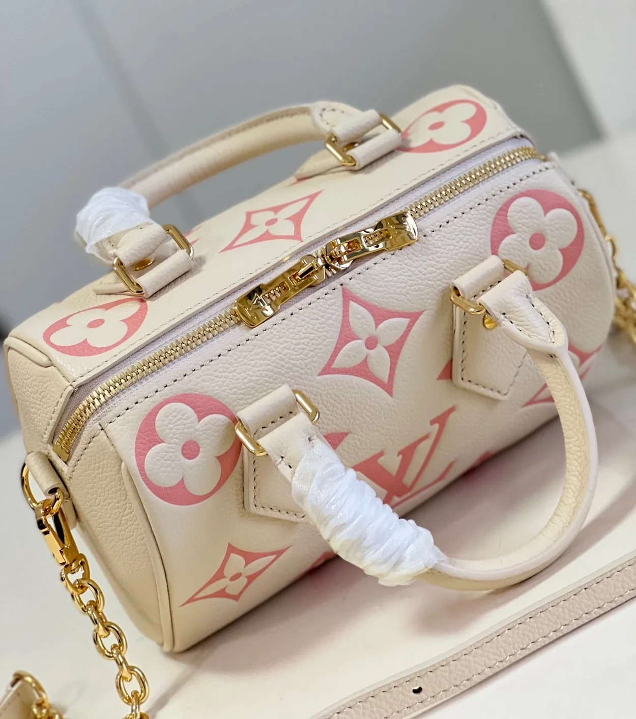 루이비통 스피디 반둘리에 20 M46397