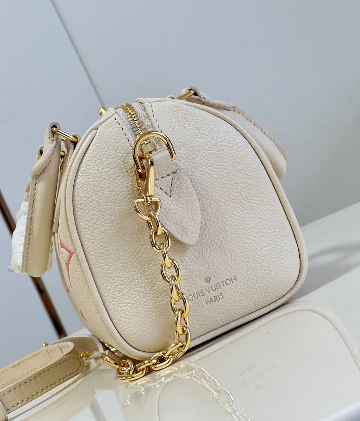 루이비통 스피디 반둘리에 20 M46397