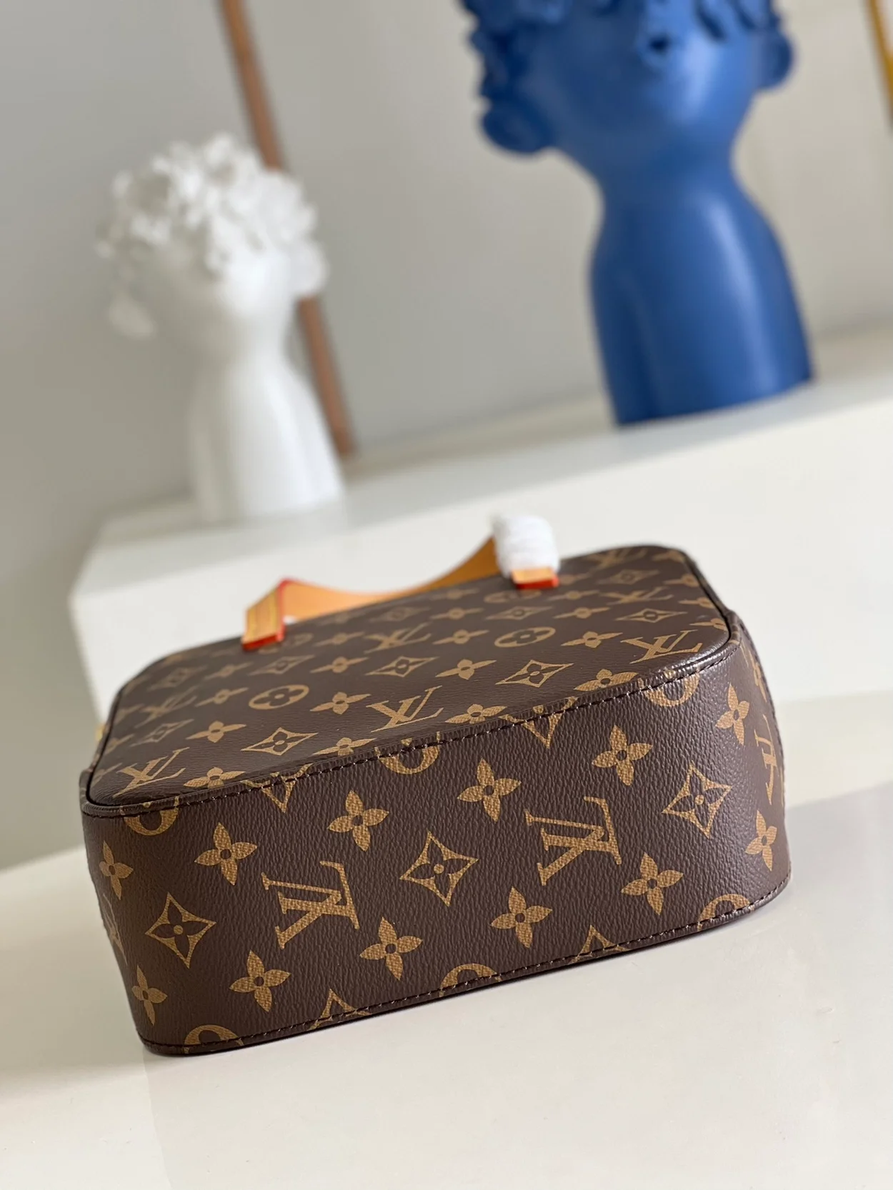 루이비통 스폰티니 캔버스 핸드백 M47500