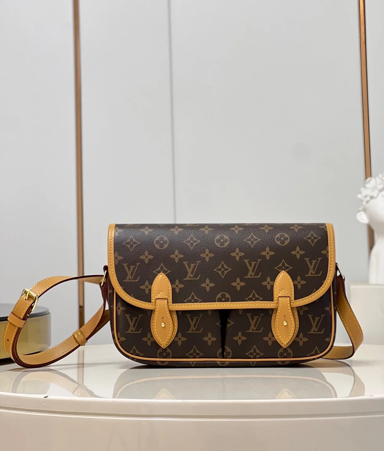 루이비통 모노그램 삭 지베시에르 MM M42247