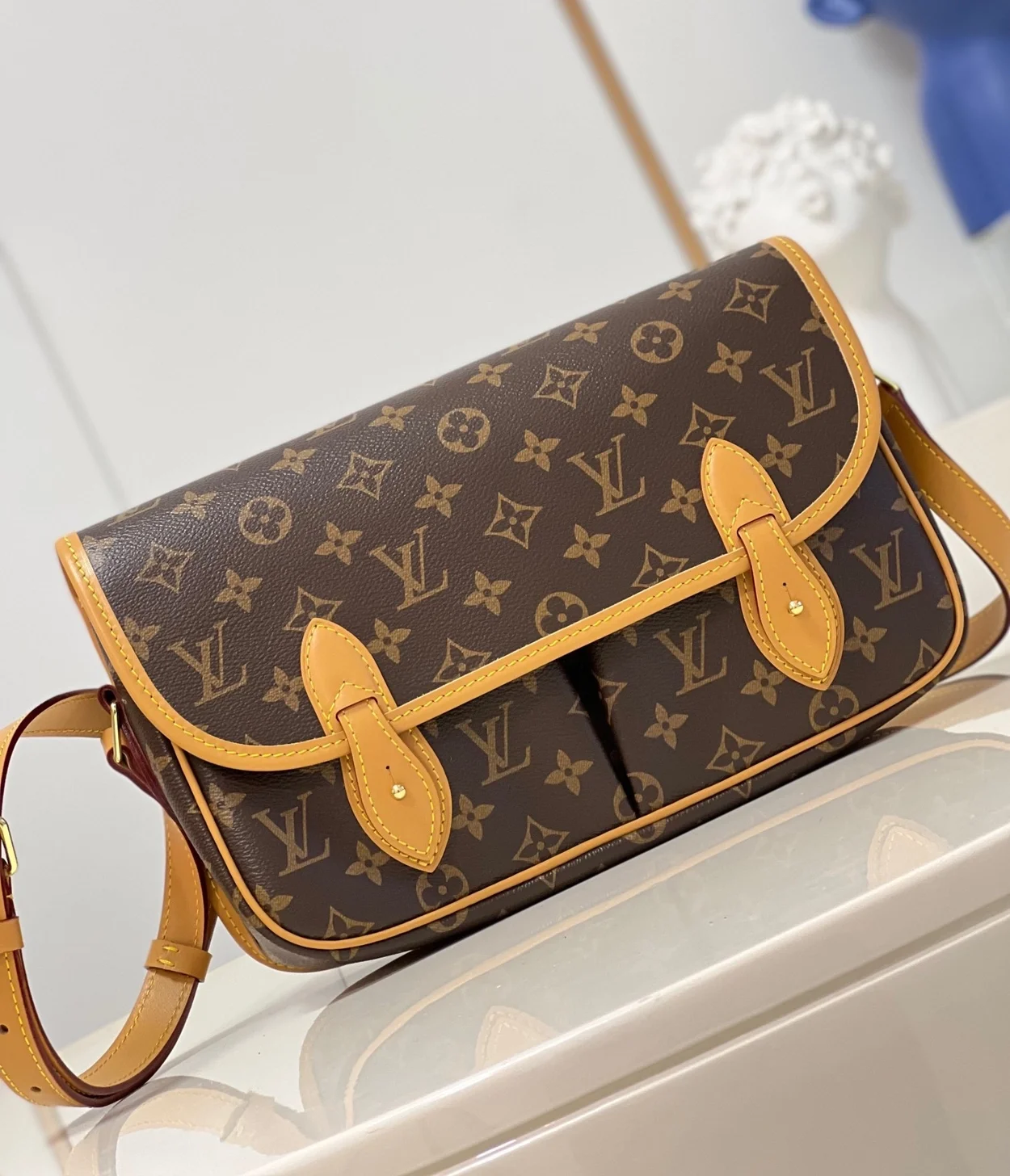 루이비통 모노그램 삭 지베시에르 MM M42247