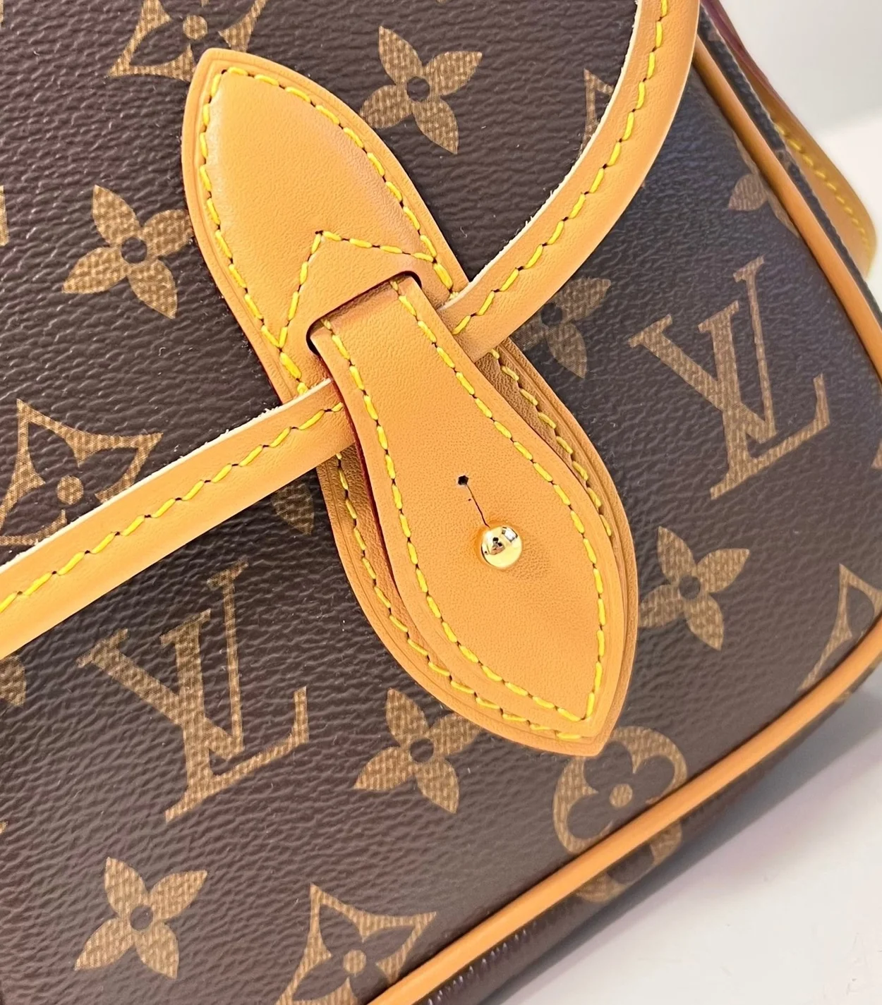 루이비통 모노그램 삭 지베시에르 MM M42247