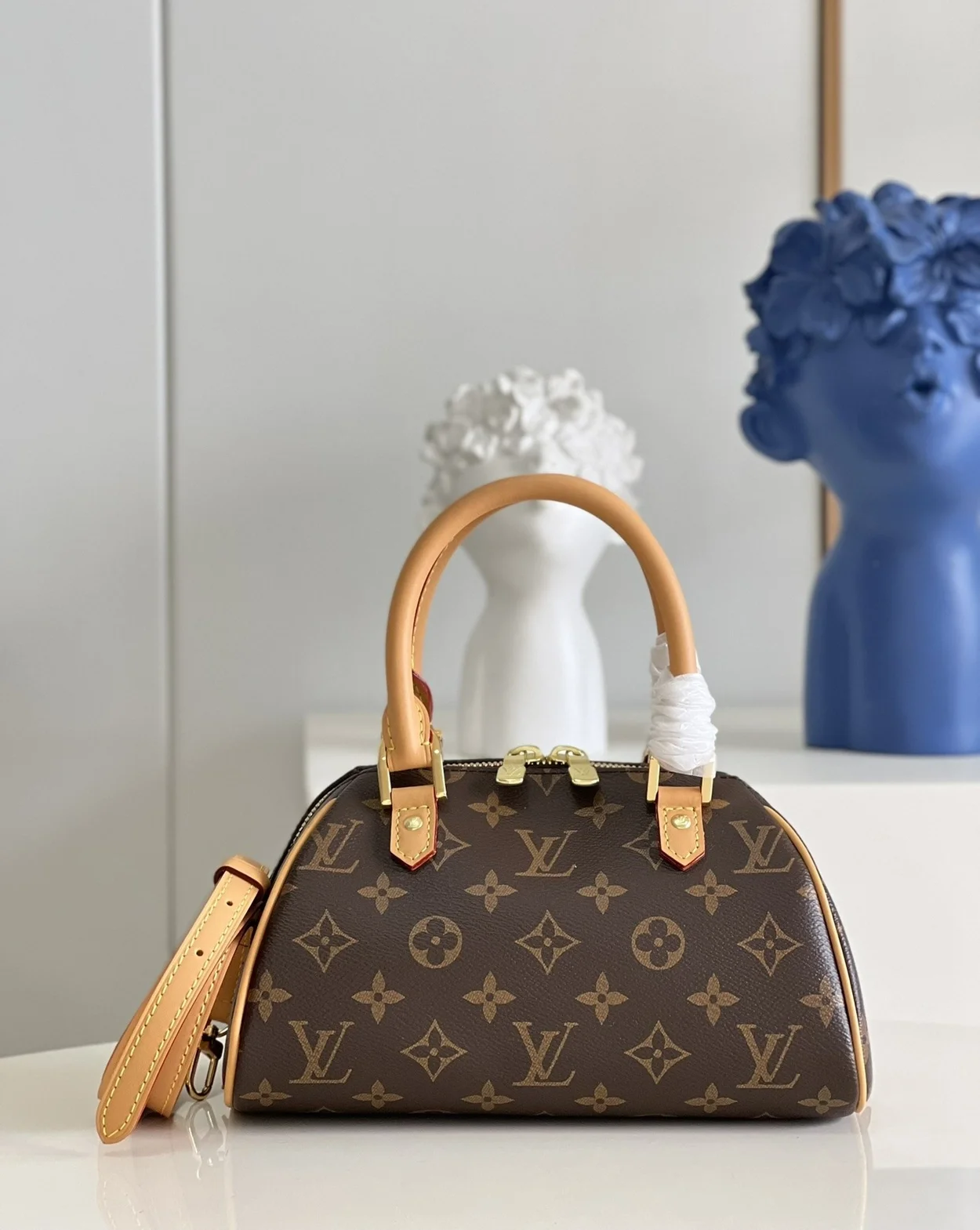 루이비통 리베라 미니 핸드백 M50202