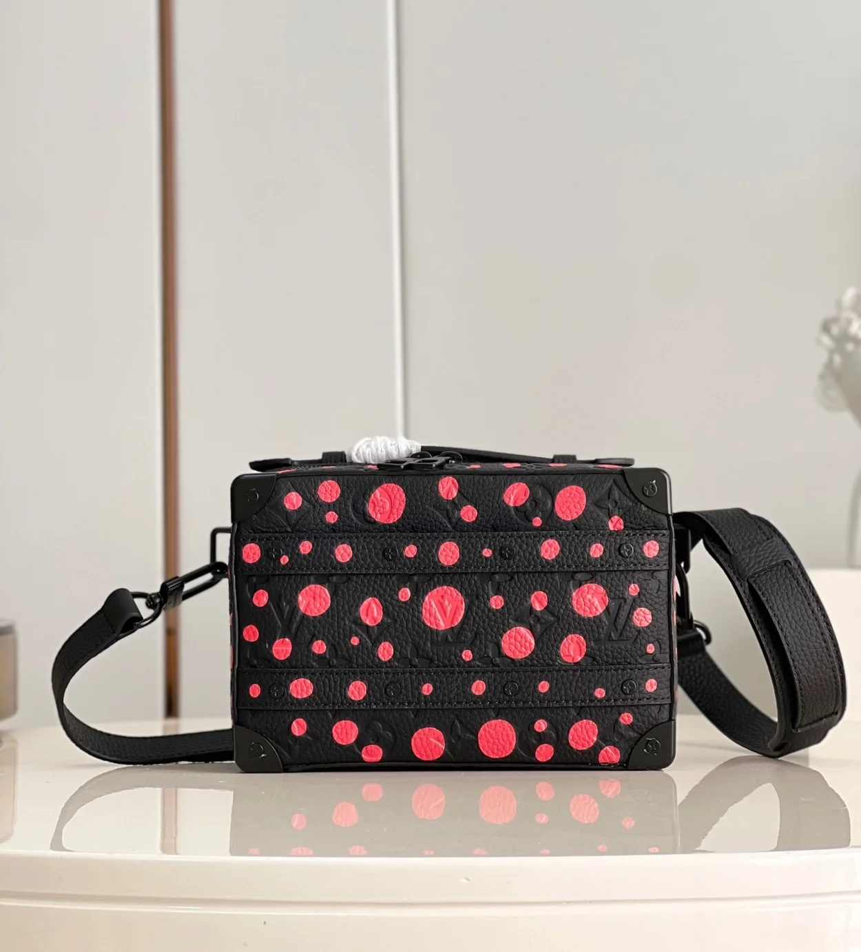 루이비통 x YK 핸들 소프트 트렁크 백 M21677