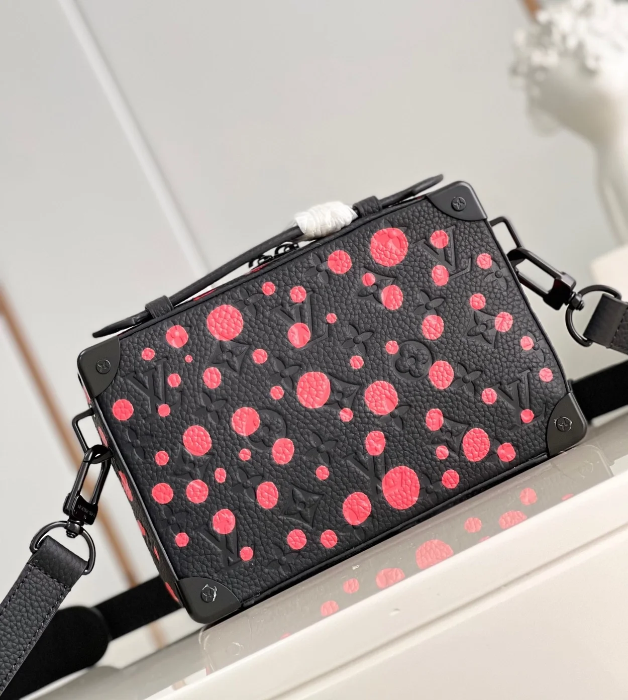 루이비통 x YK 핸들 소프트 트렁크 백 M21677