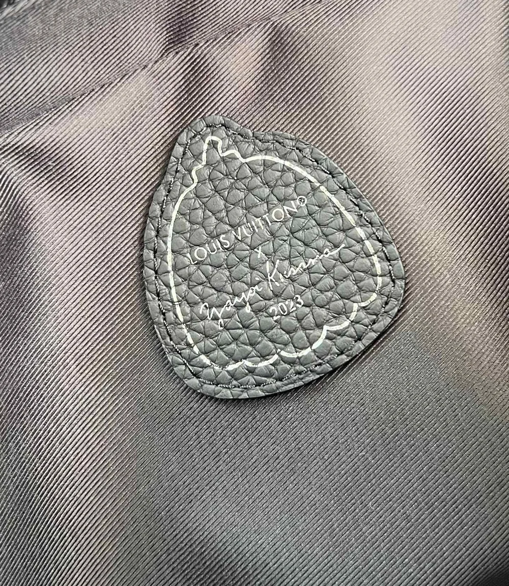 루이비통 x YK 핸들 소프트 트렁크 백 M21677