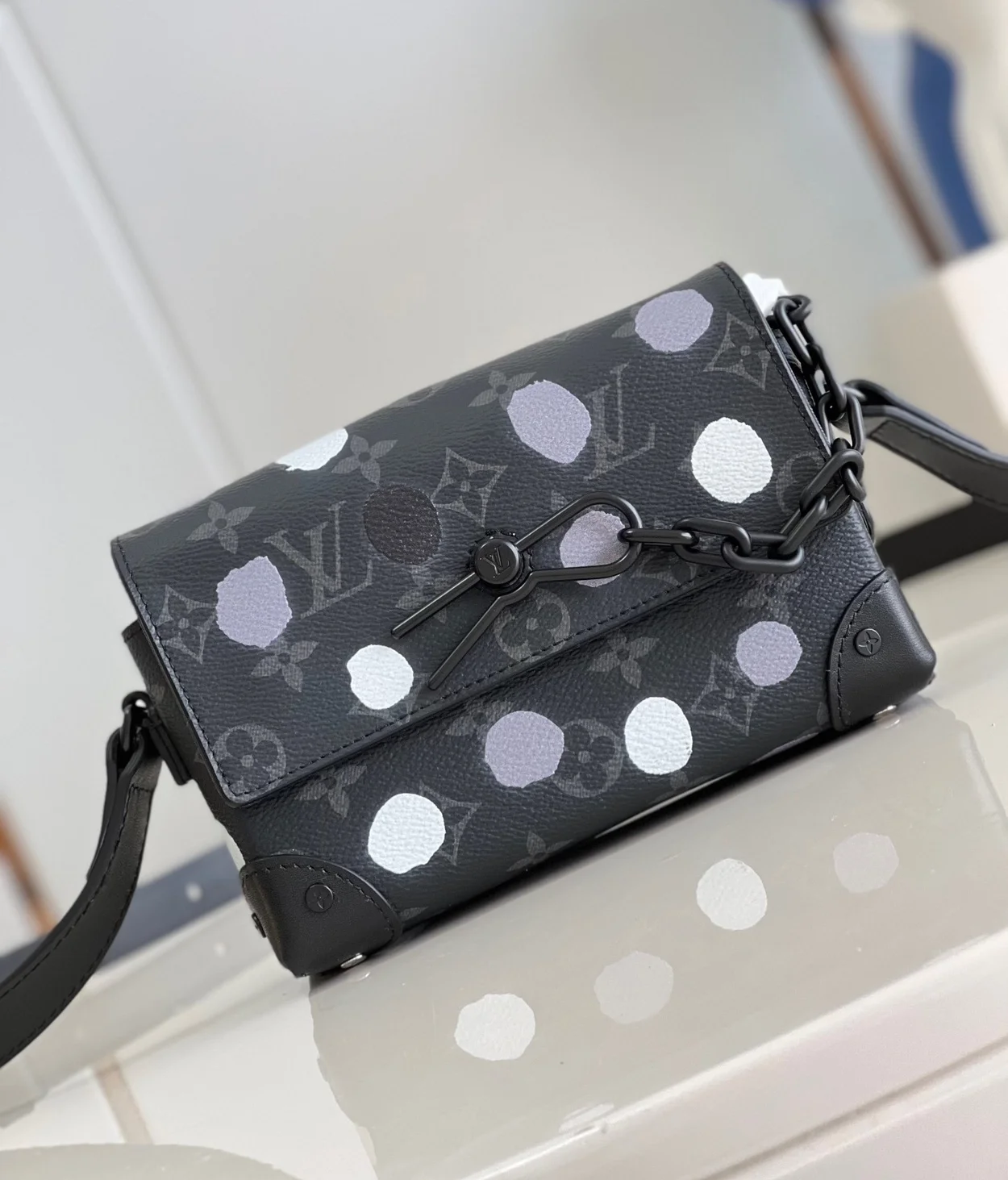 루이비통 x YK 스티머 웨어러블 월릿 M81935