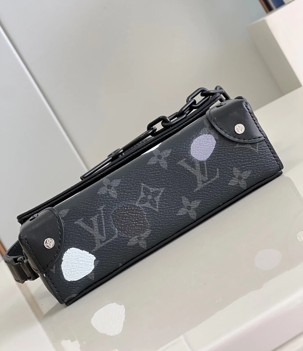 루이비통 x YK 스티머 웨어러블 월릿 M81935