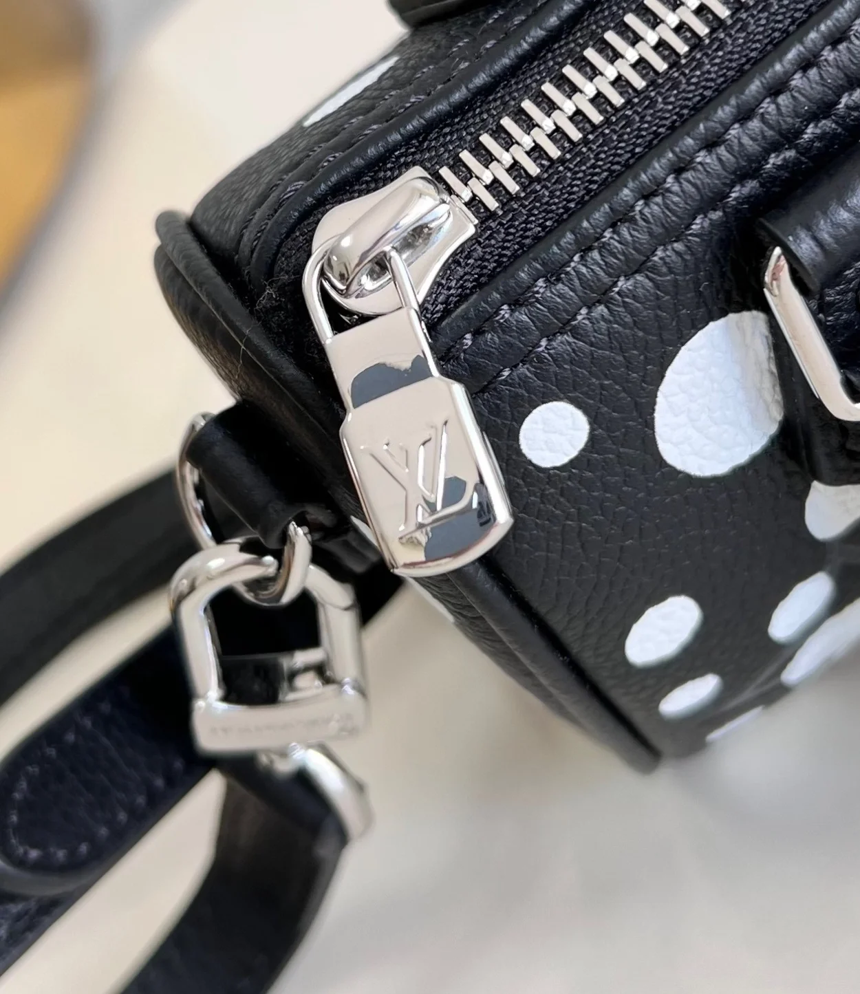 루이비통 x YK 나노 스피디 M81910