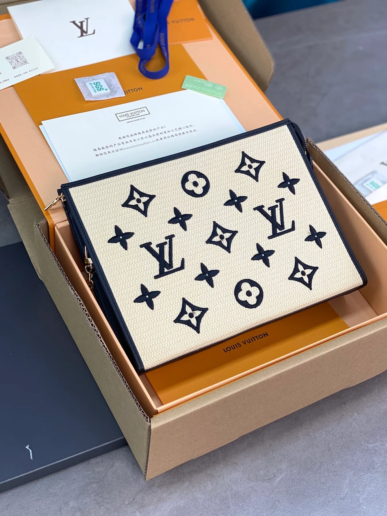 루이비통 토일트라이 체인 파우치 M82521