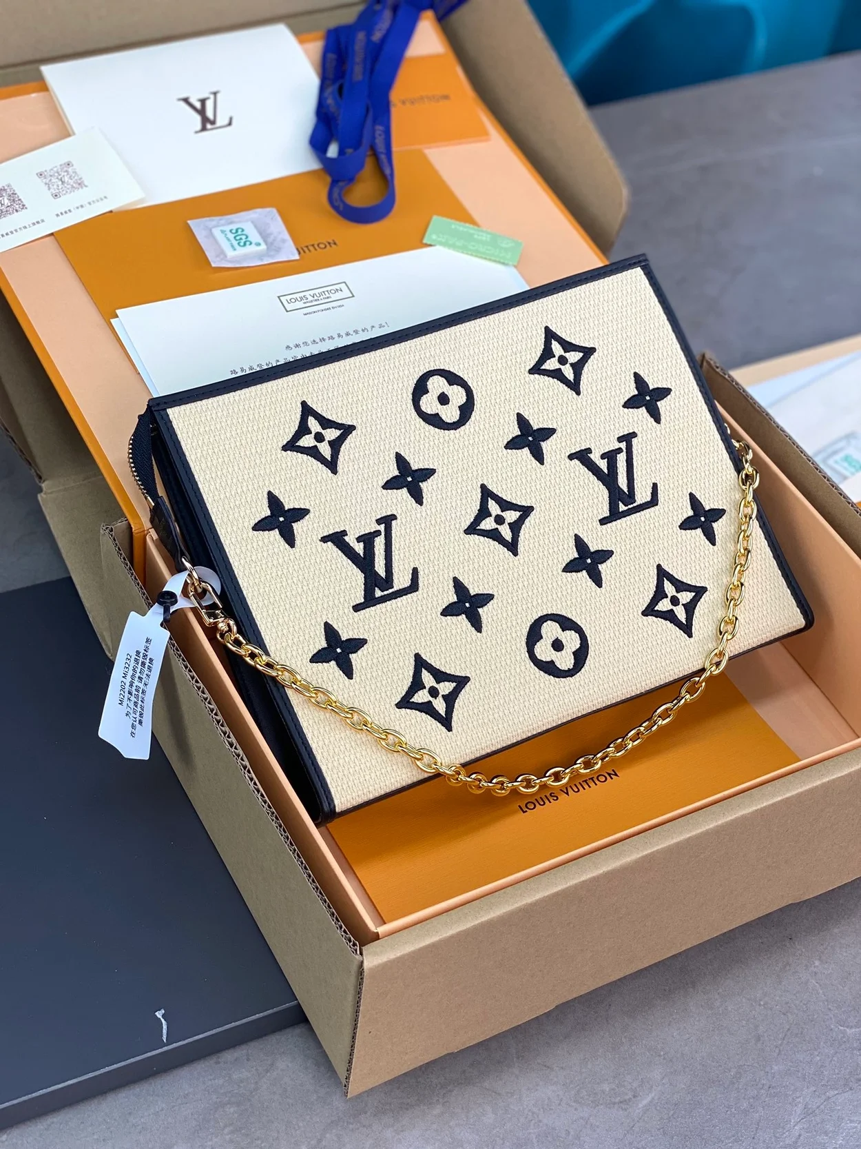 루이비통 토일트라이 체인 파우치 M82521