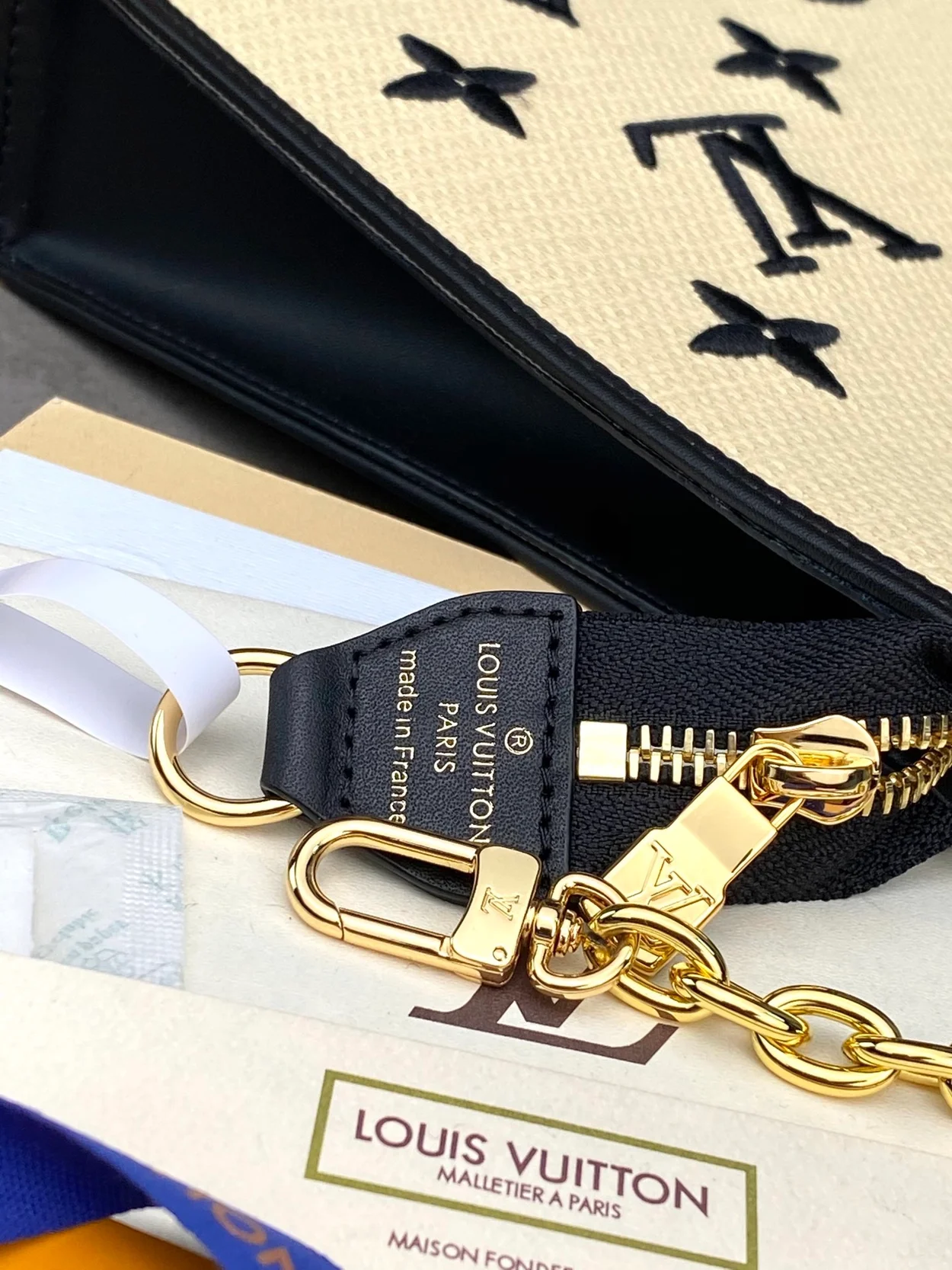 루이비통 토일트라이 체인 파우치 M82521