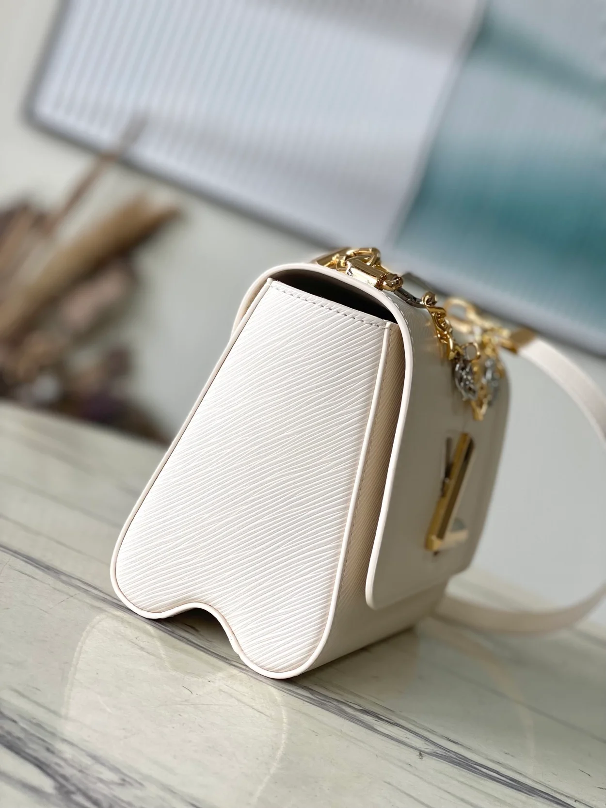 루이비통 트위스트 MM M22773