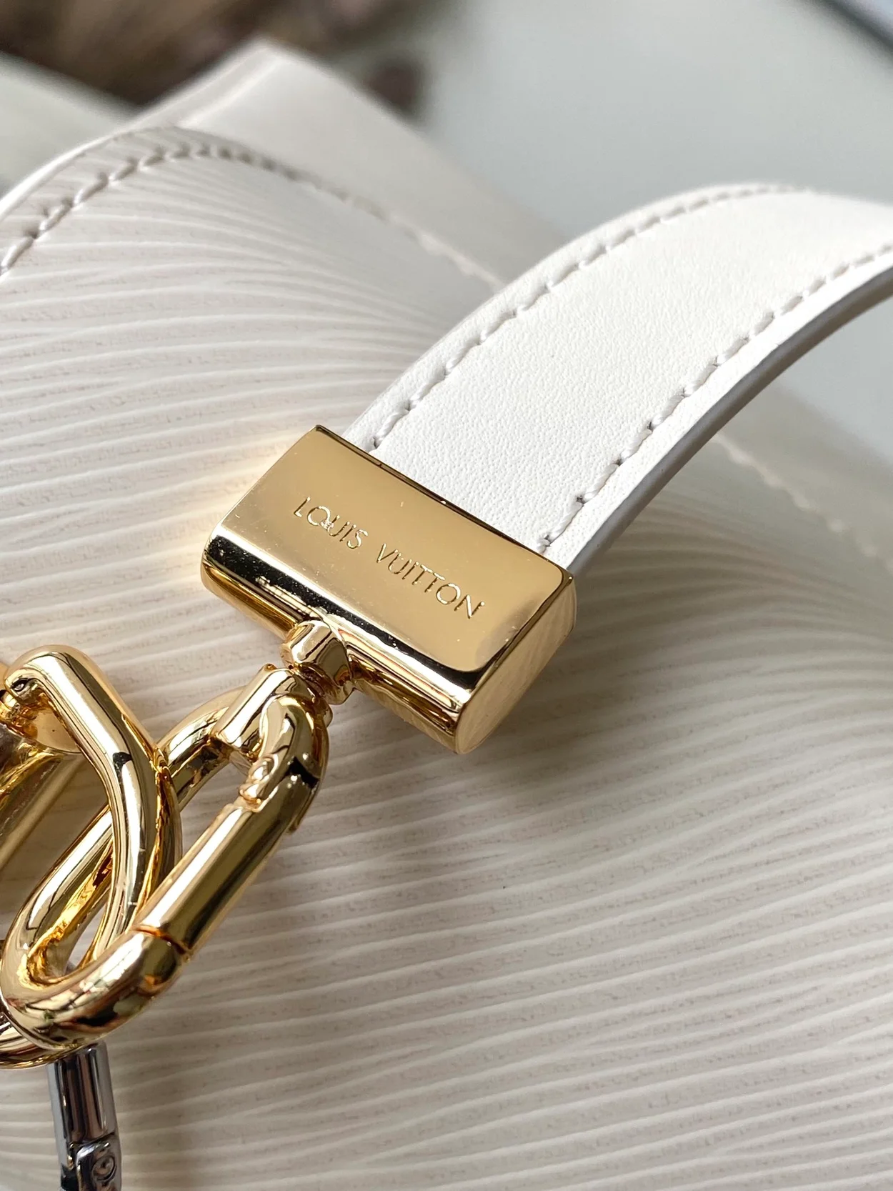 루이비통 트위스트 MM M22773