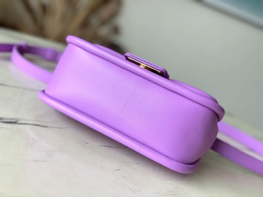 루이비통 하이드 앤드 시크 에피 핸드백 M22721