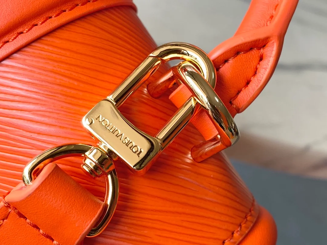 루이비통 하이드 앤드 시크 에피 핸드백 M22723