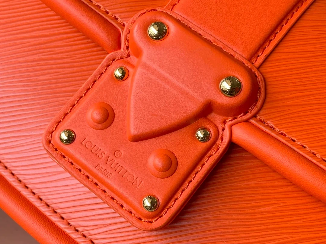 루이비통 하이드 앤드 시크 에피 핸드백 M22723