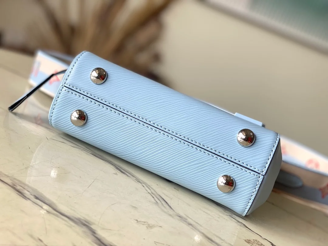 루이비통 클루니 미니 핸드백 M22617