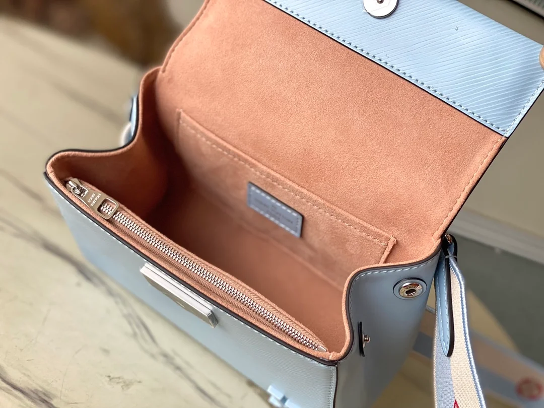 루이비통 클루니 미니 핸드백 M22617