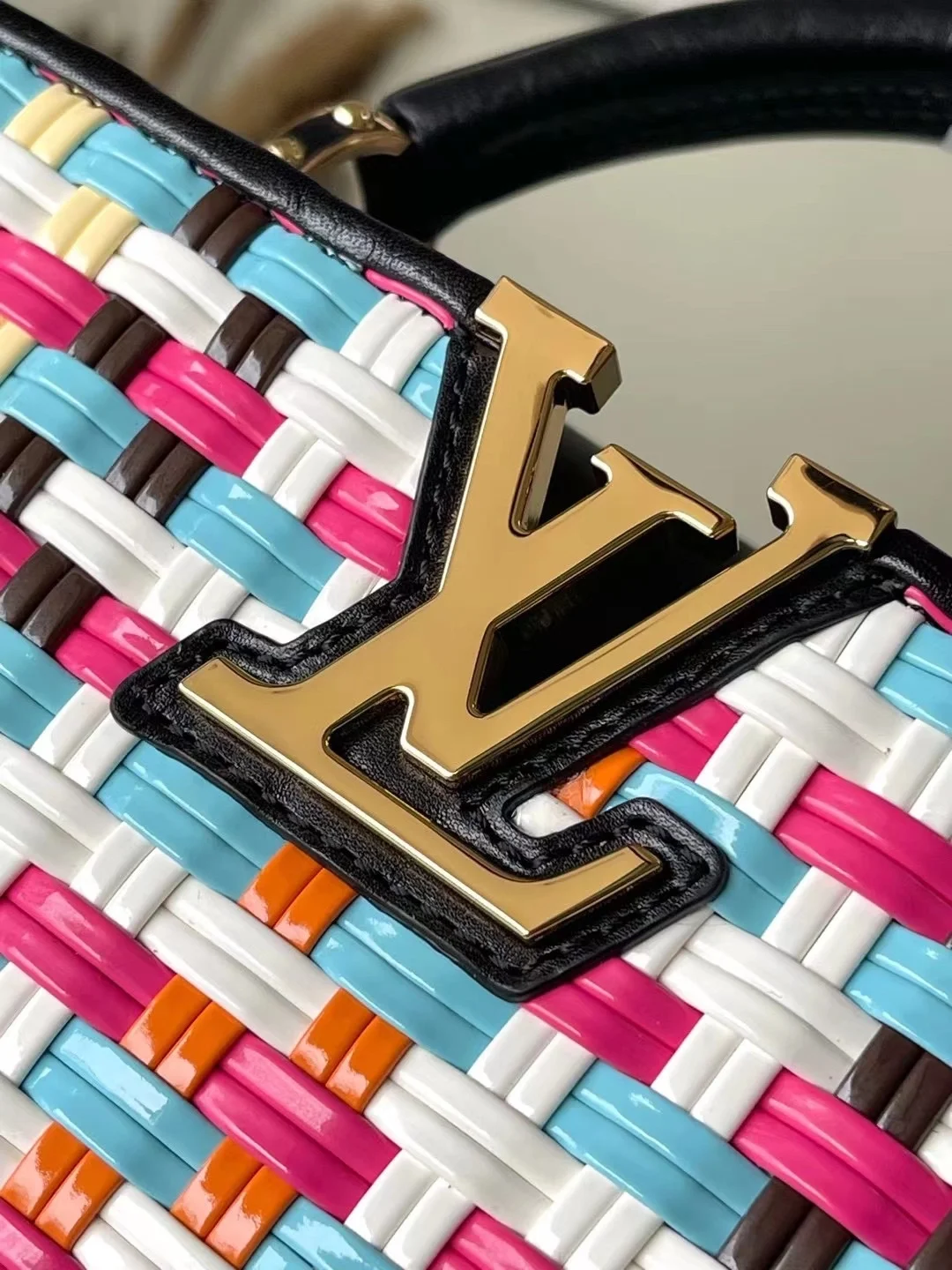 루이비통 카퓌신 BB 핸드백 M22270