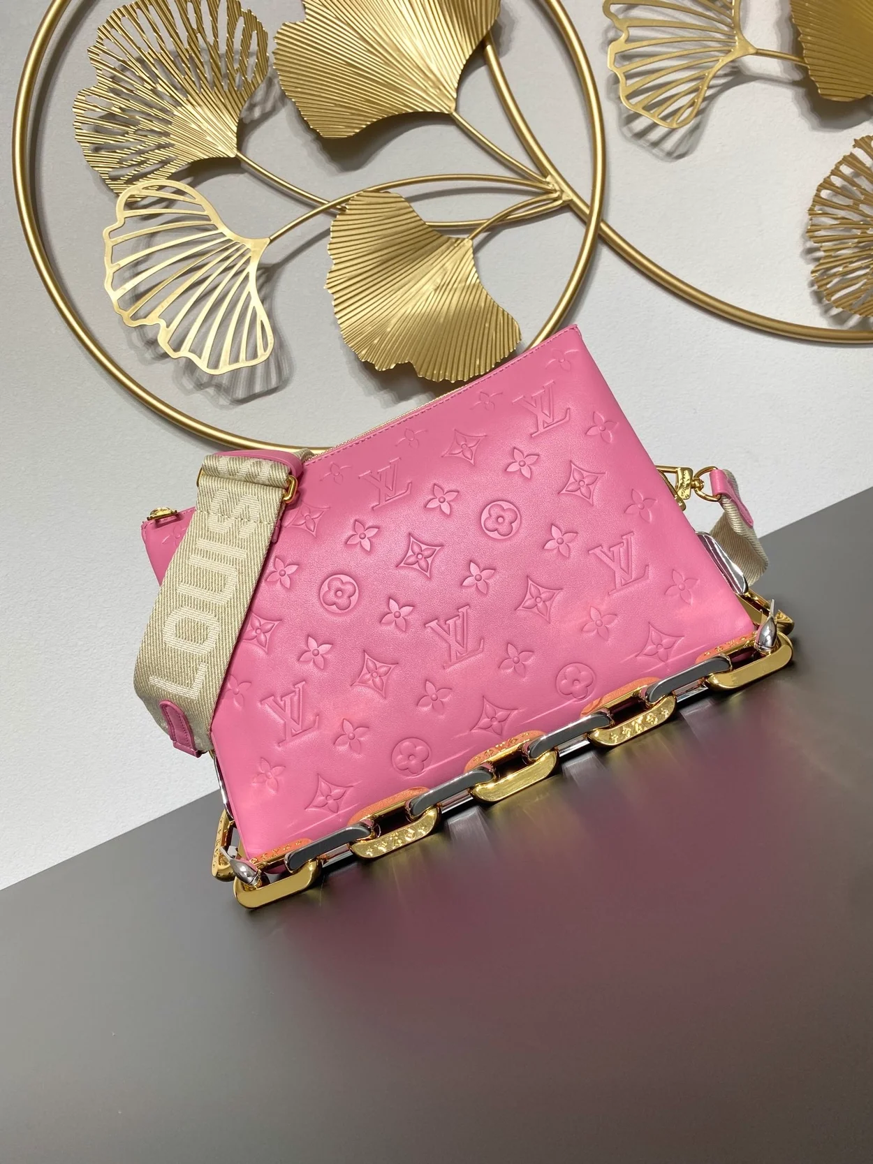 루이비통 쿠상 PM M22395