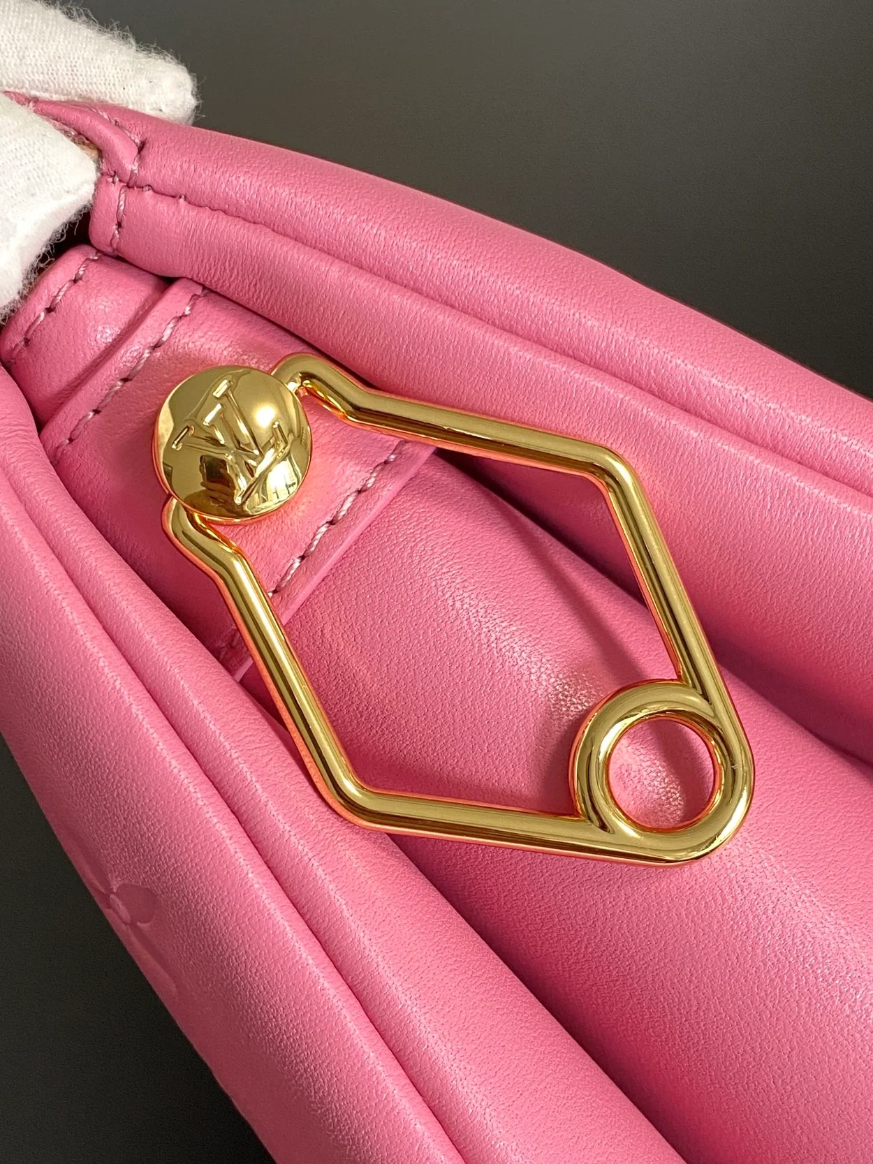 루이비통 쿠상 PM M22395