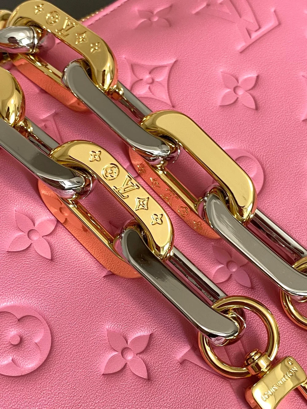 루이비통 쿠상 PM M22395