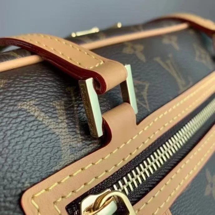 루이비통 시테 숄더 백 M46321