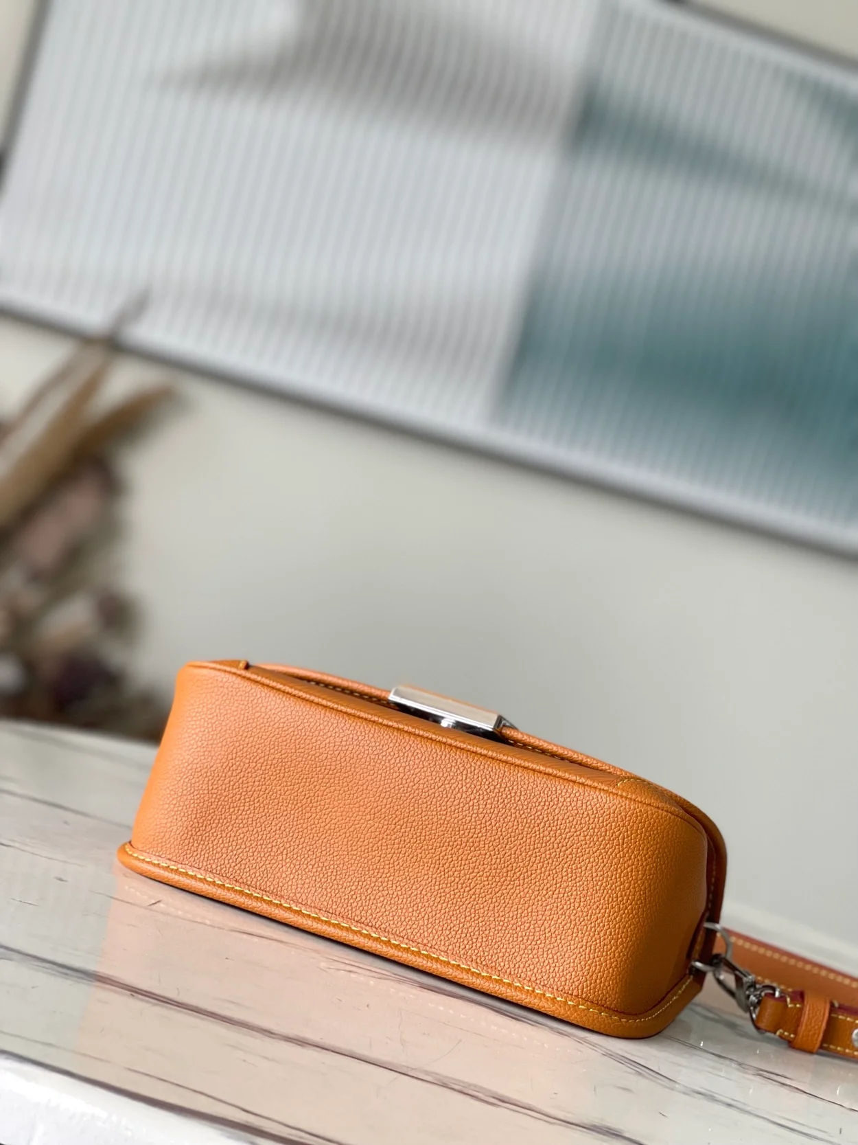 루이비통 부시 에피 핸드백 M59459