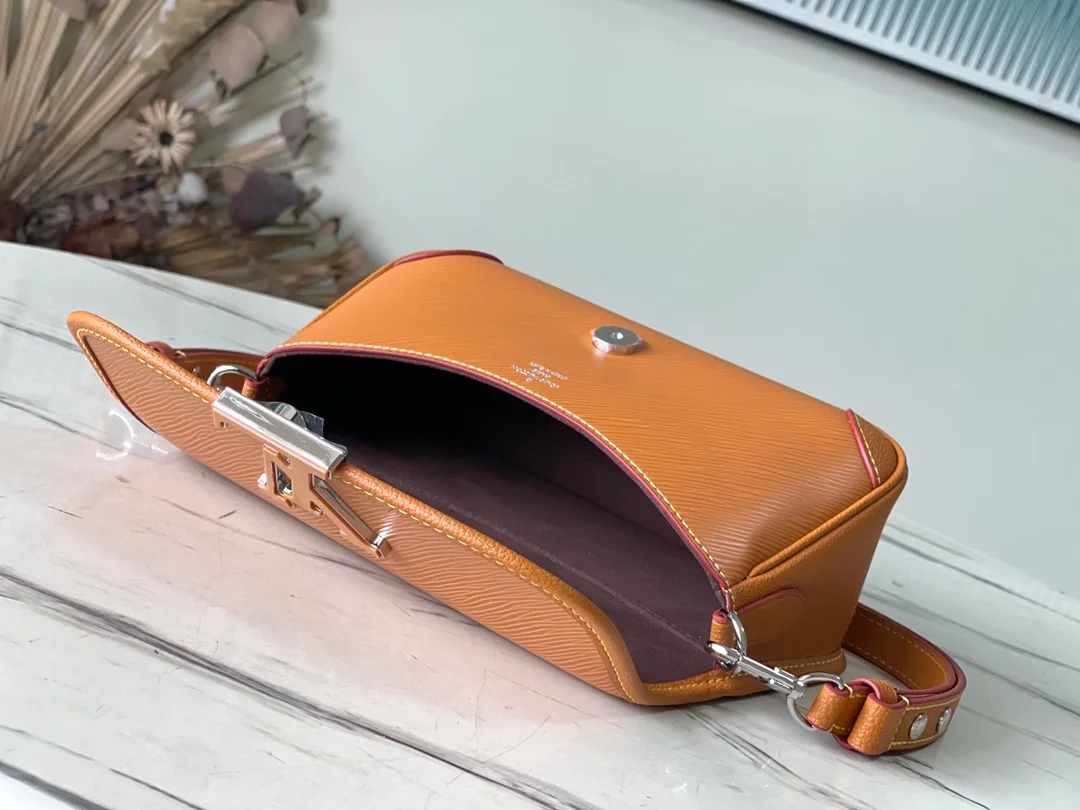 루이비통 부시 에피 핸드백 M59459