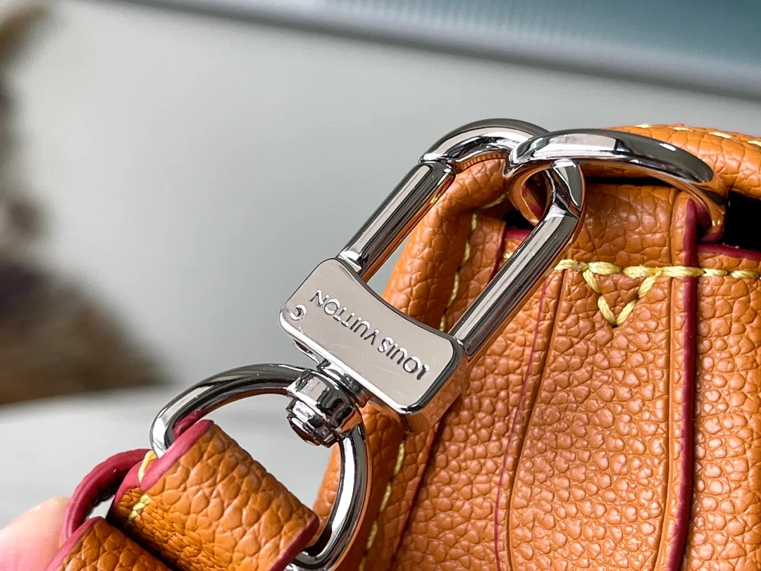 루이비통 부시 에피 핸드백 M59459
