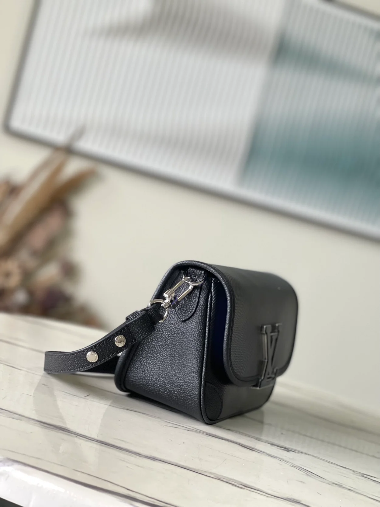 루이비통 부시 에피 핸드백 M59386